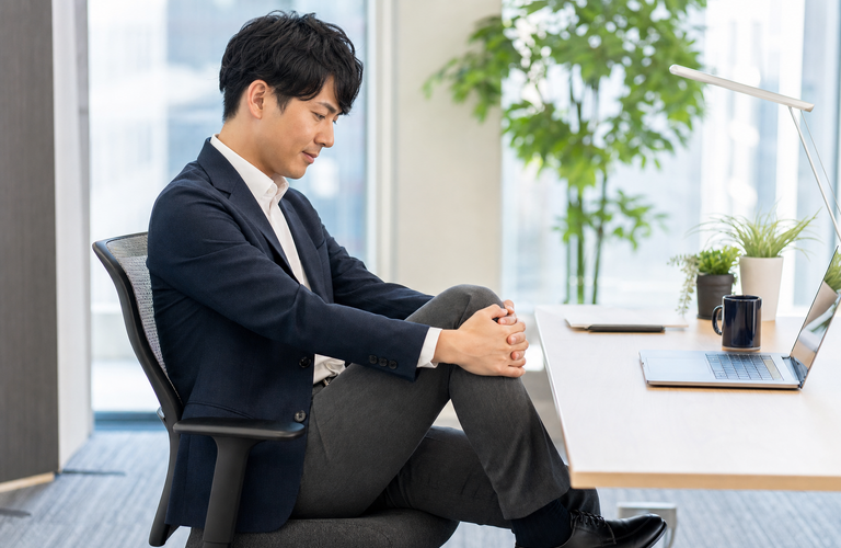 【武蔵中原・新城】デスクワークの「座り疲れ」を解消！膝腰の守り方
